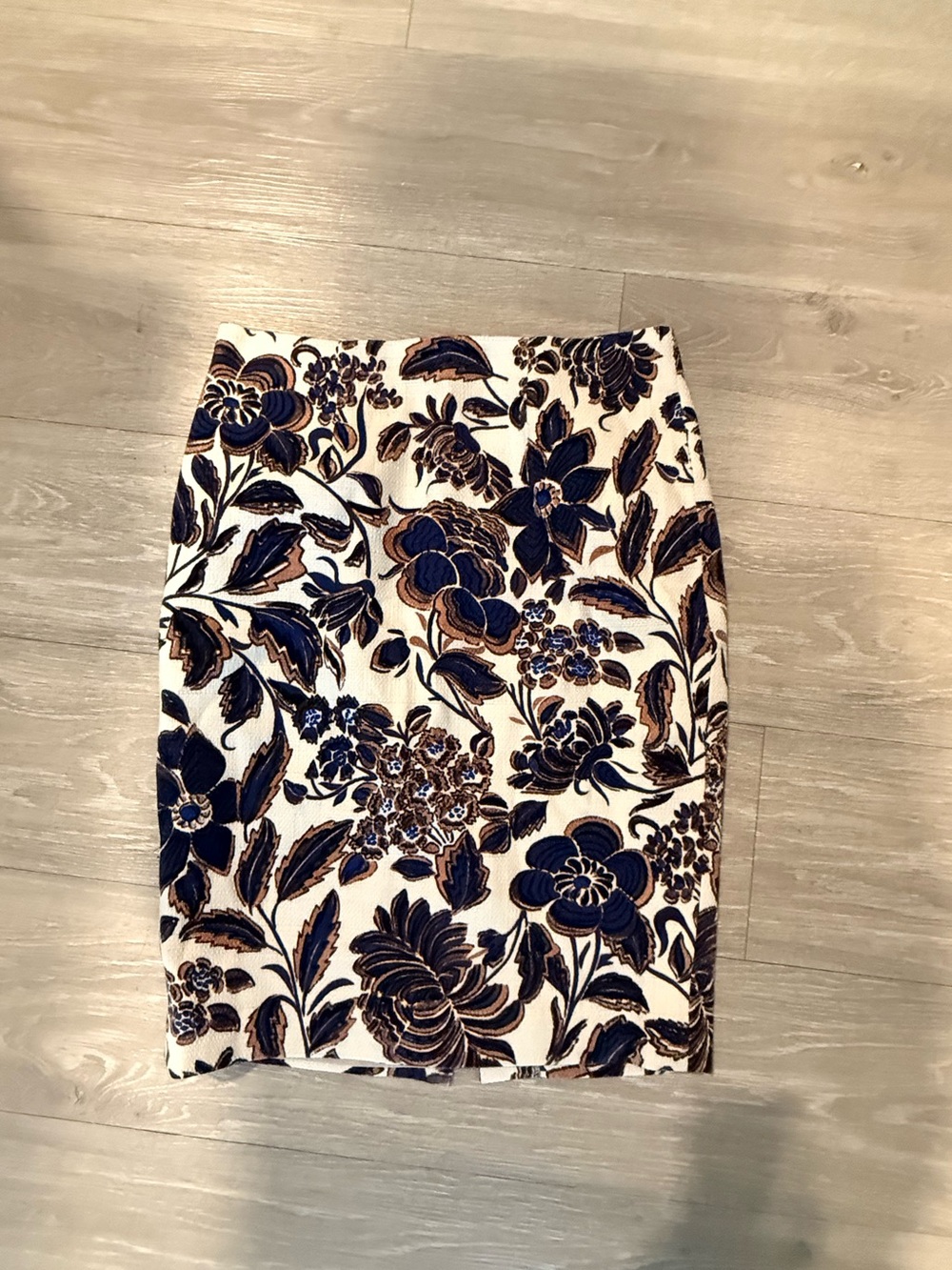 Ann Taylor Navy and Cream Floral Pencil Skirt